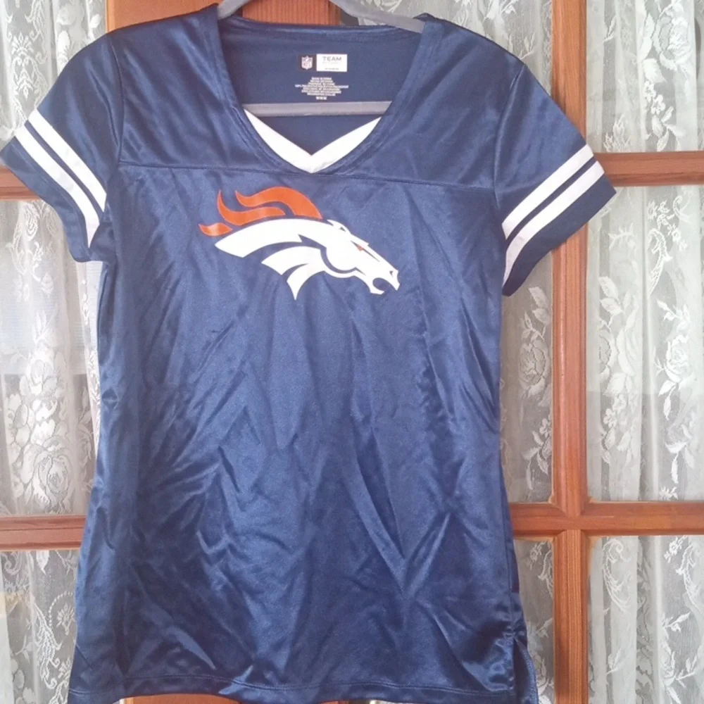 Broncos NFL team apparel jersey top size Medium - Picture 1 of 6